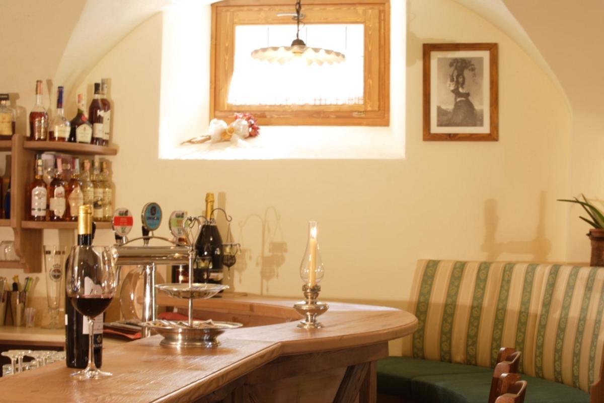 Locanda Borgo Chiese Castel Condino Kültér fotó