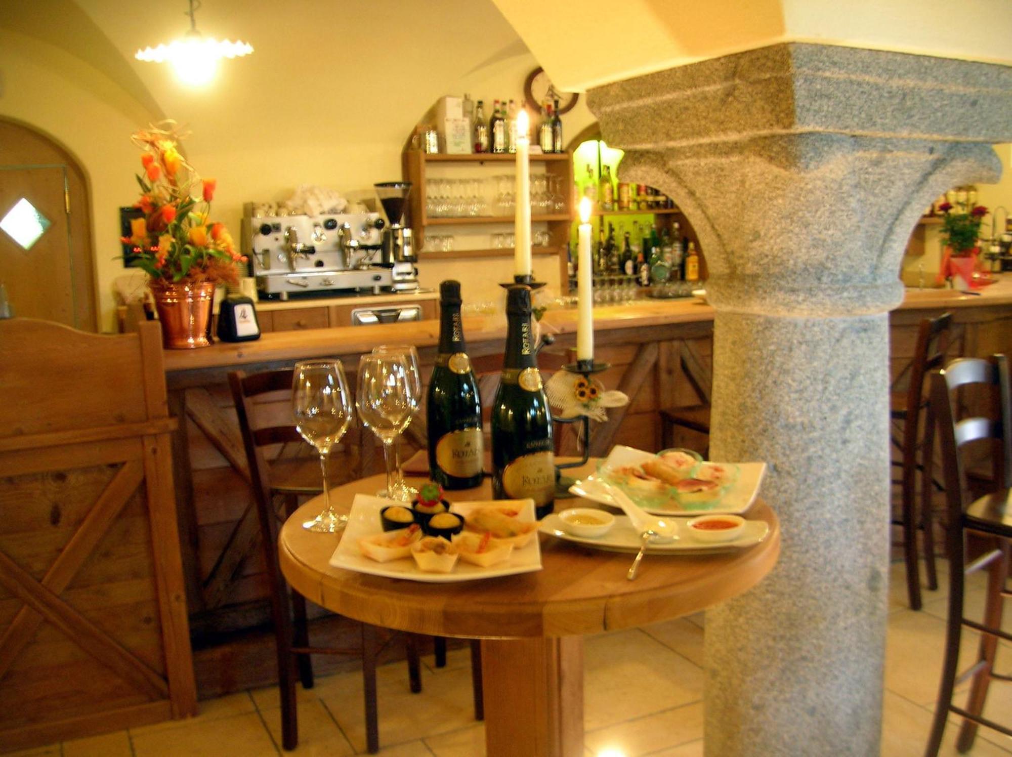 Locanda Borgo Chiese Castel Condino Kültér fotó
