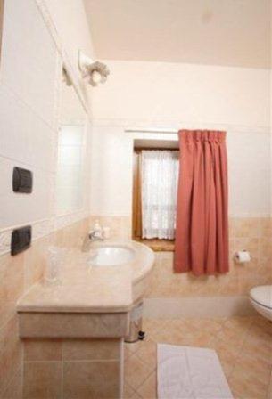 Locanda Borgo Chiese Castel Condino Szoba fotó